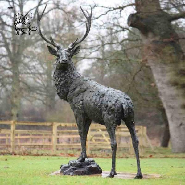 Bronze Large Moose Statue Garden Metal Animal Wild Deer Elk Sculpture Outdoor Decoration Custom