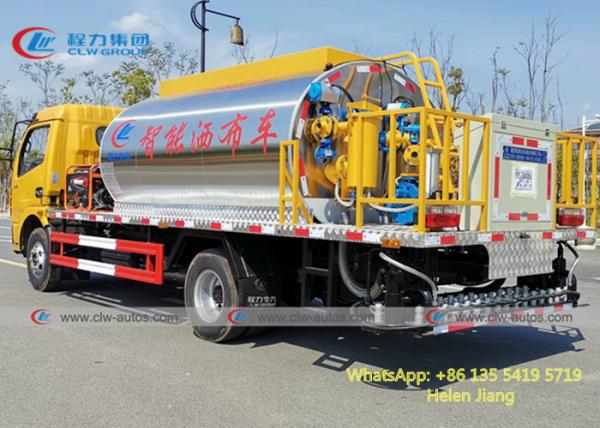 Dongfeng 4x2 6 roule le camion de distributeur du bitume 5000L