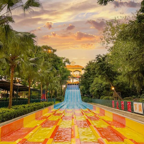 Water Splash Park Play Equipment Children Fiberglass Water Slide Manufacturer Customized Mini Boomerang Slide