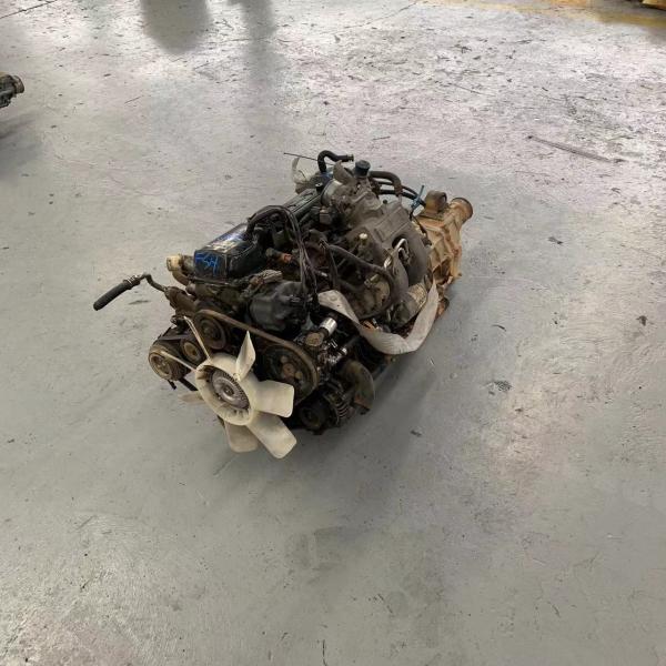 Partes del motor de automóviles 2TR 2RZ Motor de gasolina usado para Toyota Hiace 1000 KP3 a un precio asequible