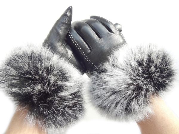 Touch Screen Sheep Womens Soft Leather Gloves With Fluffy Fox Fur Trim Cuff