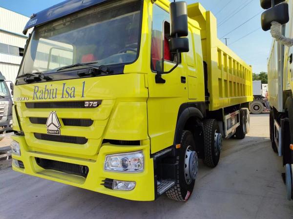 Desenho de pneus radiais Sinotruk HOWO 8*4 camião de descarga de segunda mão com capacidade de motor de 6-8L