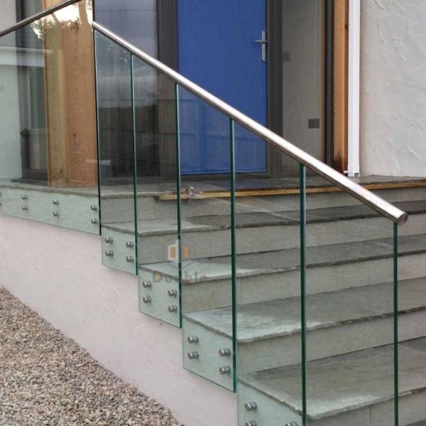 Balustrade en verre trempé sans couleur, sécurité en verre trempé Manche personnalisée