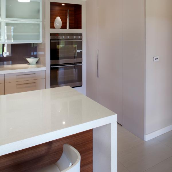 Direct Manufacturer Glossy Beige Plain And Wood Grain Lacquer Modern Designs Kitchen Cabinets Sets Made In China