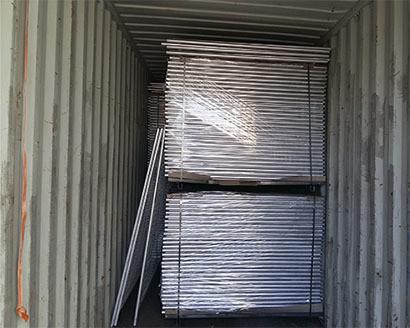 Cercas temporárias modulares externas com acabamento galvanizado revestido com pó verde no Canadá