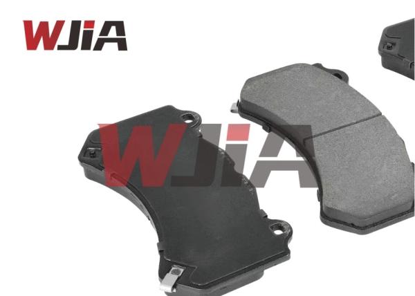D1060-JF20B Front Ceramic Brake Pads Nissan Brake Parts For Nissan GTR-R35 2007-