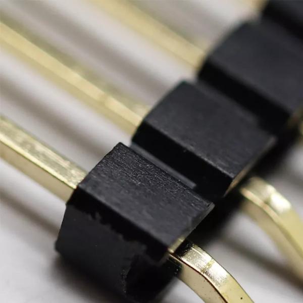 Пластиковые прямоугольные изогнутые положения 2-40pin заголовка 2.54mm Pin строки SMT одиночные