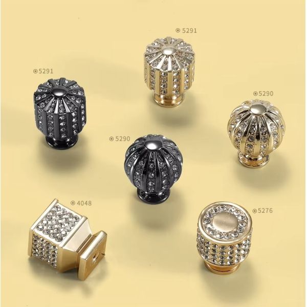 Wholesale Luxury Nordic Style Crystal Handle Modern Design Zinc Alloy Door and Wardrobe Pulls for Dresser & Drawer
