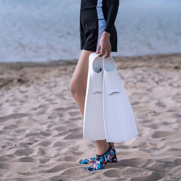 Nontoxic Adjustable White Freediving Fins Long Training Fins For Snorkeling