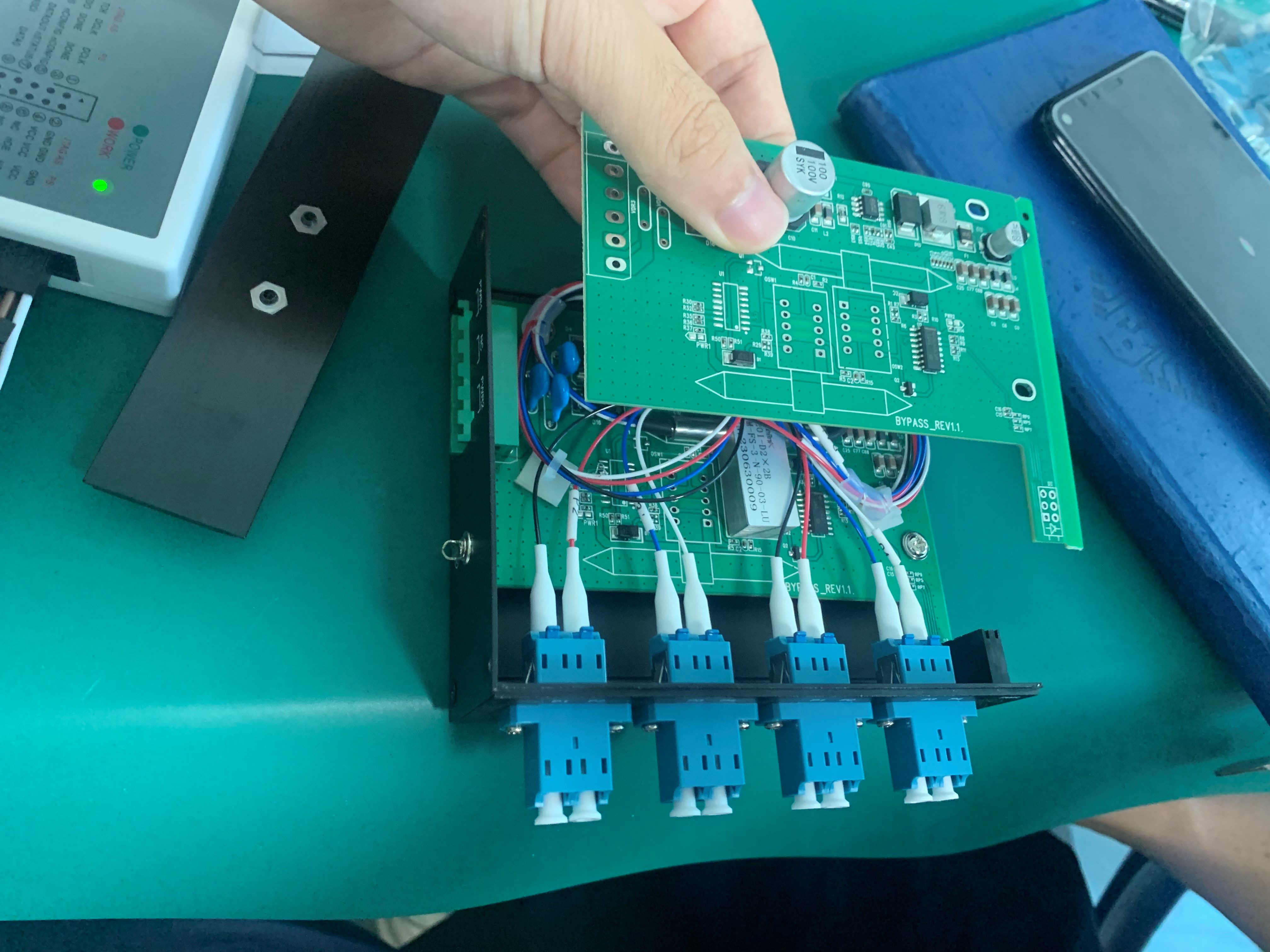 Промышленный коммутатор обхода волокон для оптической защиты 1G/2.5G/10G/25G/40G/100G