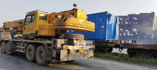 Équipement de levage hydraulique de 50 tonnes pour grue terrestre mobile avec une hauteur de levage maximale de 40 m