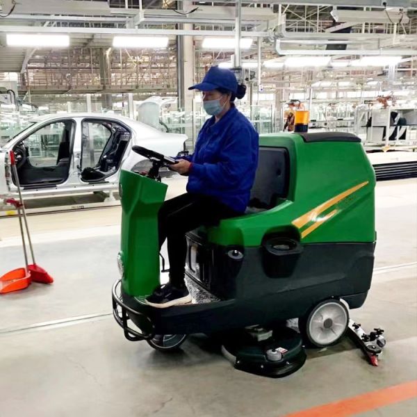 DQX86B Floor scrubber rear-wheel drive for uphill surfaces CE certified