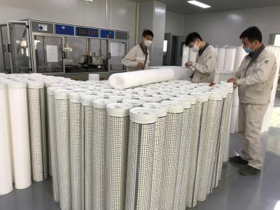 Filtre d'eau à hautes températures matériel de polyester avec l'appui de cage d'acier inoxydable