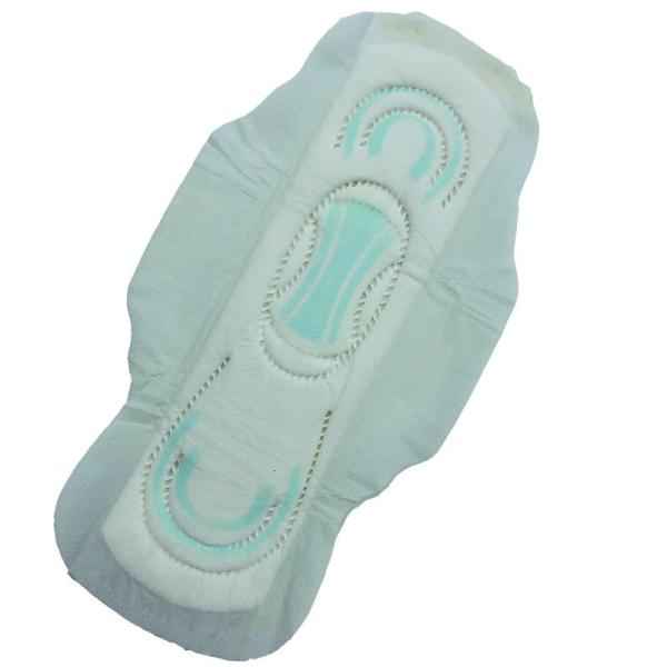 Одноразовый суперпоглощающий синий чип дешевый санитарный салфетка продается на Ближнем Востоке