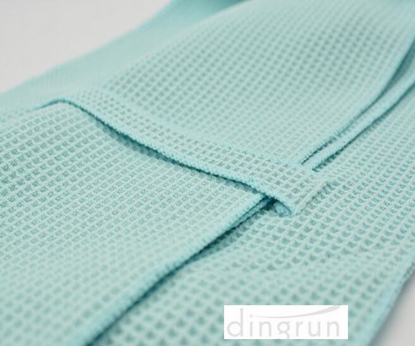 Solid Color Waffle Sports Gym Towels With Zippered Pocket , Water Absorbent Towels 30*110cm