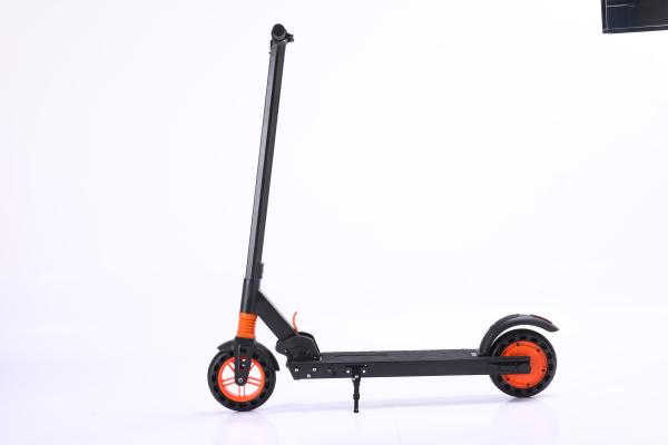 No trotinette elétrico elegante da venda com bateria e motor de lítio