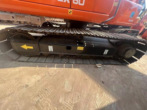 5850 kg de segunda mão Em bom estado Hitachi ZX60 com 0,22m3 Capacidade de balde Venda quente