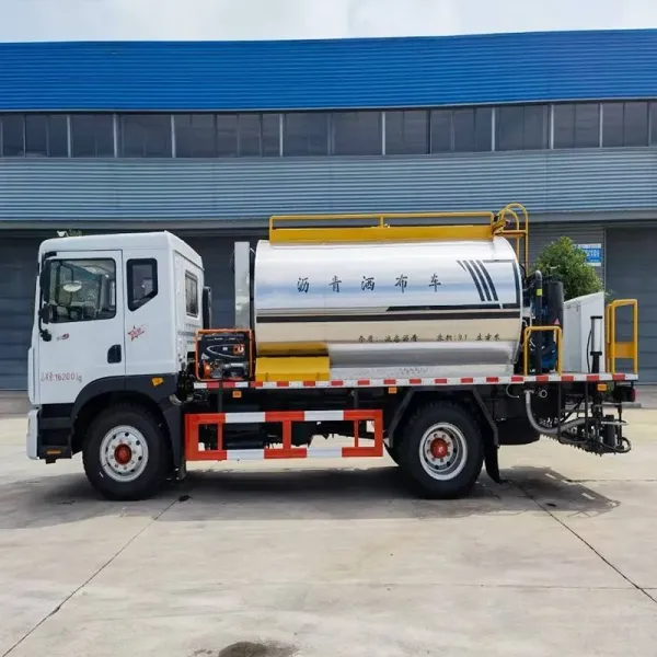 DONGFENG 4x2 Intelligent Asphalt Distributor Truck - Heated Bitumen Sprayer for Road Maintenance