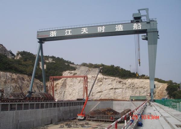 MDG50t - 40m - 20m Yard L - Shape Gantry Crane With A Running Surface Plate