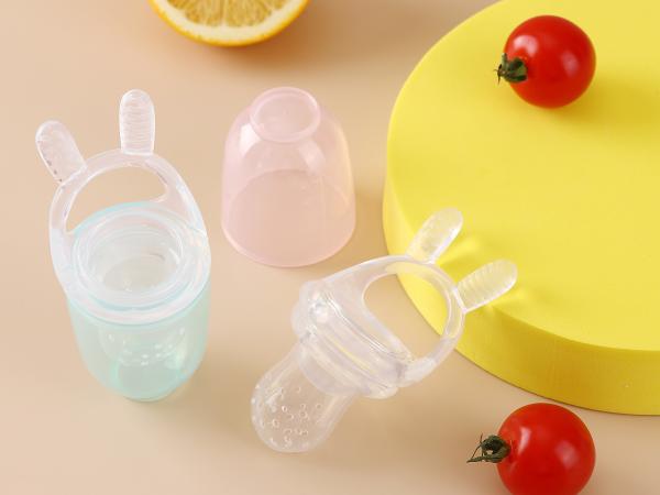Bite Play For Infants And Toddlers For Fruit Eating And Teething Silicone Baby Feeder