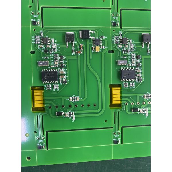 Surface Mount Technology SMT PCB Assembly Green Solder Mask Resistors Electronic Manufacturing