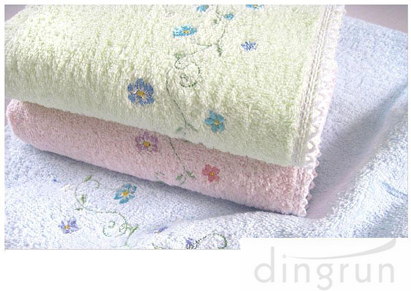 Environmental Friendly Small Face Towels , Embroidered Face Towels Multi Function