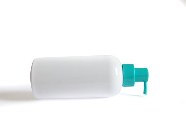 Customized PET Cosmetic Bottles Labeling Surface Pantone 3272C Plastic Pump