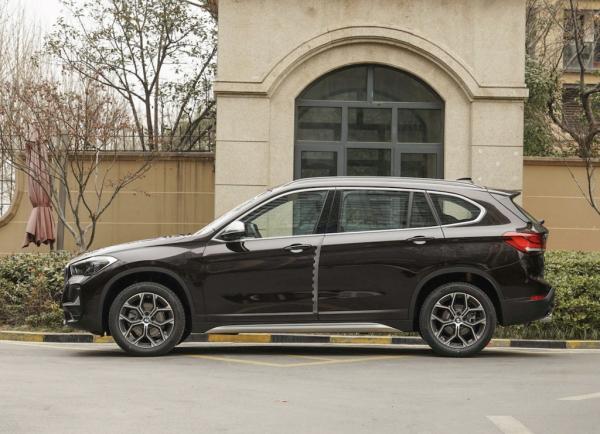 BMW X1 Drive 20 Li Fashion Edition Leaf Drive Compact SUV 1.5T Used