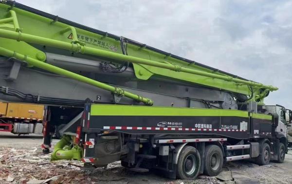 62 Meters Ultra Long Pump Truck with Cylinder Type Structure After-sales Service