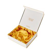Boîtes rigides à fermeture magnétique de qualité supérieure revêtues de satin avec couvercle magnétique