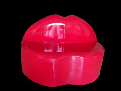 Hotel mall deco  lip shape red  fiberglass chair statue as functional furniture