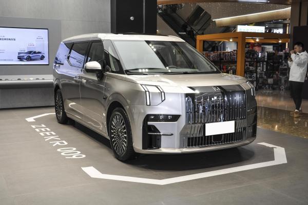 ZEEKR 009 MPV Electric Car Hatchback Vehicle Auto Luxury EV LHD 100kwh