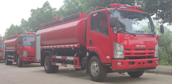 ISUZU 139kw caminhão de bombeiros tanque de água 6 rodas 8000L capacidade multiuso