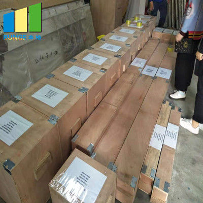 Рассекатели комнаты конференции Халл банкета высокие деревянные складывая акустические в Таиланде