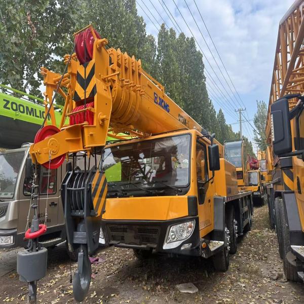 50T Hydraulic Old Crane Truck QY50K-II XCMG Mobile Crane 80km/h