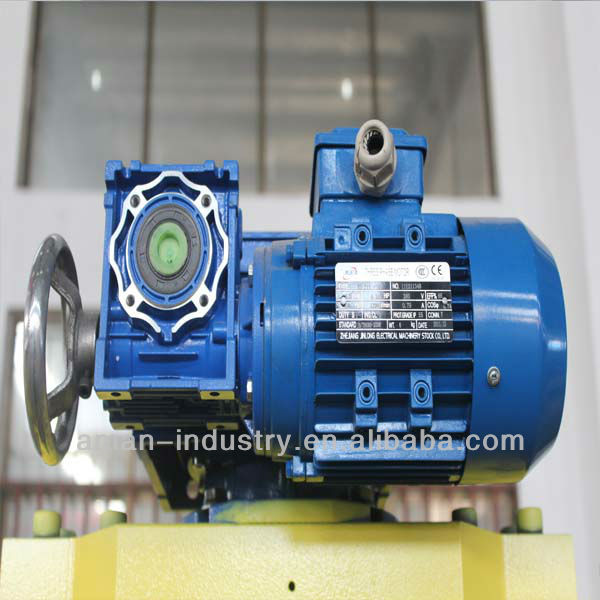 Travel Aromatherapy Aroma Oil 10ml Bamboo Spray Perfume Bottle With Screw Spray Cap