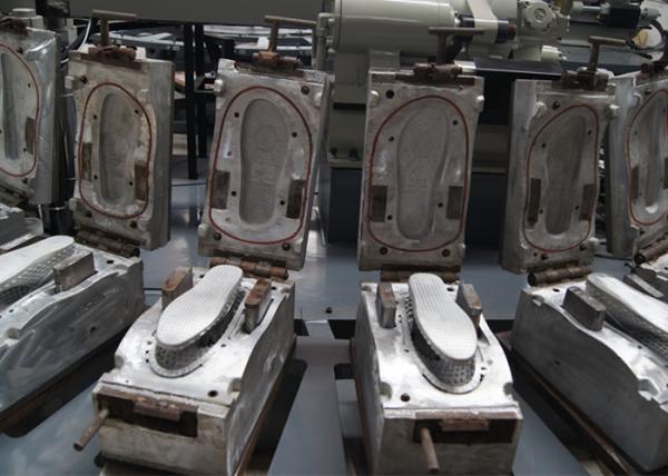 150 Pairs/Hour 24 Station Plastic Slipper Chappal Making Machine