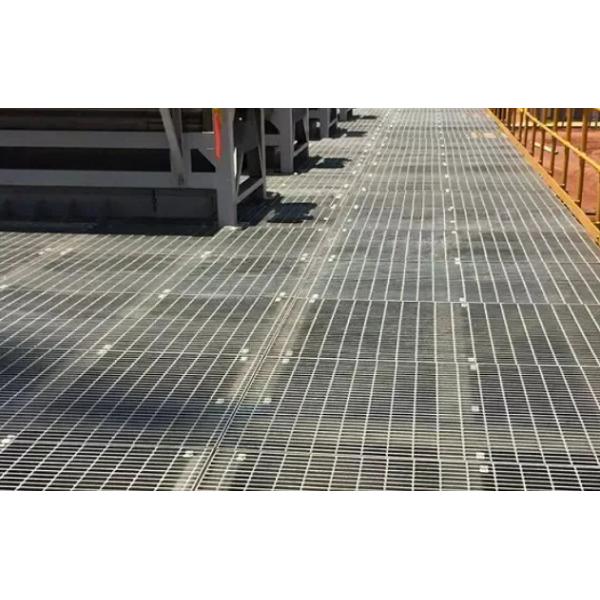 Hot Galvanized Stair Tread Power Plant Platform Driveway Steel Outdoor Drain Grating