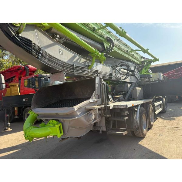 Used 2019 Zoomlion ZLJ5350THBBE 49m Concrete Pump