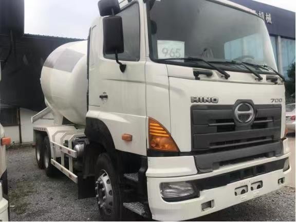 Евро III привело конкретный смеситель перевозит тележку на грузовиках 10m3 смесителя Zoomlion с шасси HINO 700