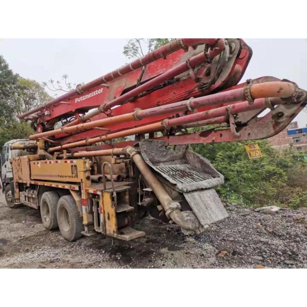 Pompe à béton Putzmeister blanche Elephant 38m avec service après-vente en bon état