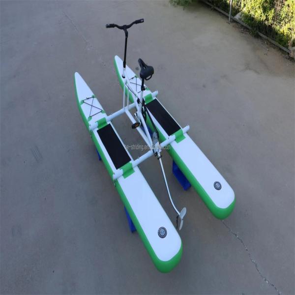 Desportos aquáticos ao ar livre Bicicleta aquática de metal com bicicleta de hélice flutuante inflável