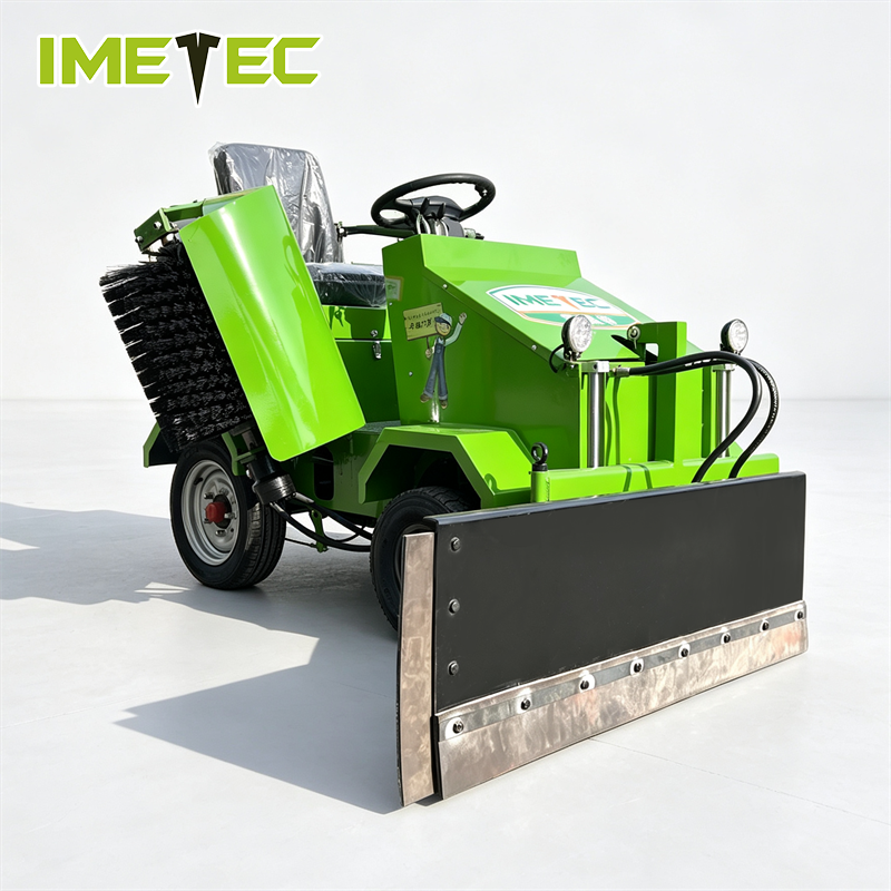 Adjustable Electric Cow Feed Pusher 60V 72V For For Cattle Sheep Ranches