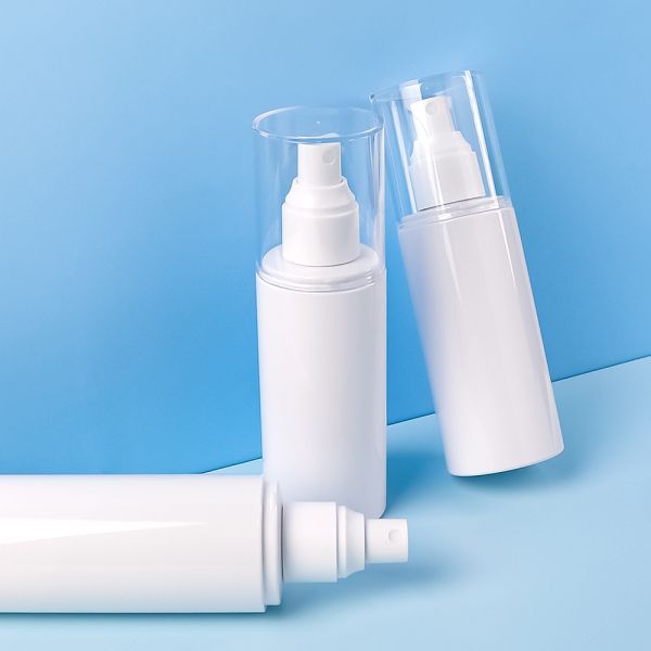 White Eco-friendly Recyclable PET Plastic Spray Bottle with Interchangeable Pump System and Lightweight Design for Cosmetic Packaging