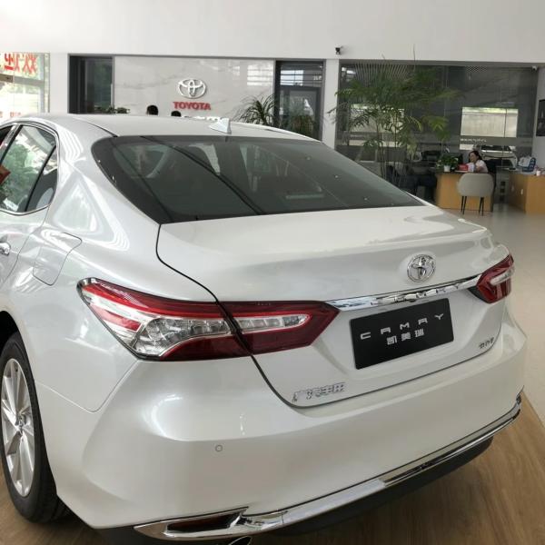 2022 Toyota Camry Гибридные электромобили Бензиновый бензиновый автомобиль 178hp E-Cvt Twin Engine 2.5He Elite Plus Edition