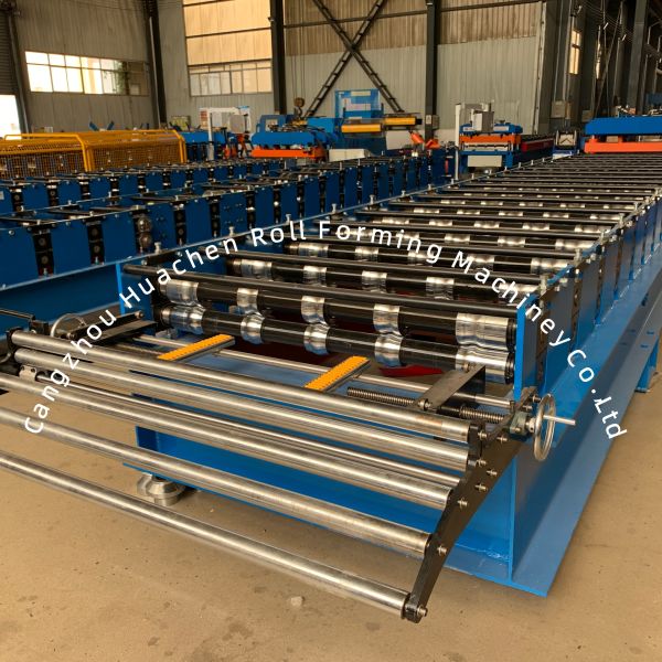 18 Roller Stations Glazed Tile Roll Forming Machine with Chain Drive and 380V 50Hz 3Phases Power