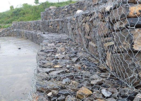 Anticorrosive 3.05mm Zinc Coated Mesh Retaining Wall