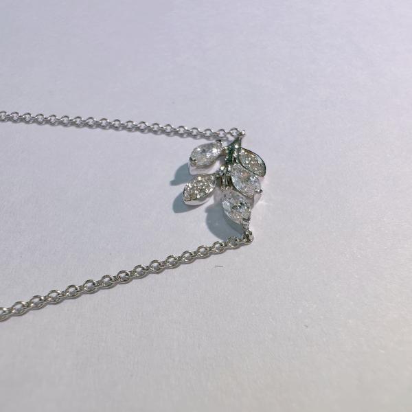 Handmade Luxury 18K Gold Leaf Pendant Necklace New Design Fashion Jewelry Women Customized Diamond Necklaces Anniversary Wedding
