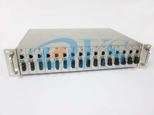 Однорежимный конвертер IEEE802.3u средств стекловолокна с шлицем 16