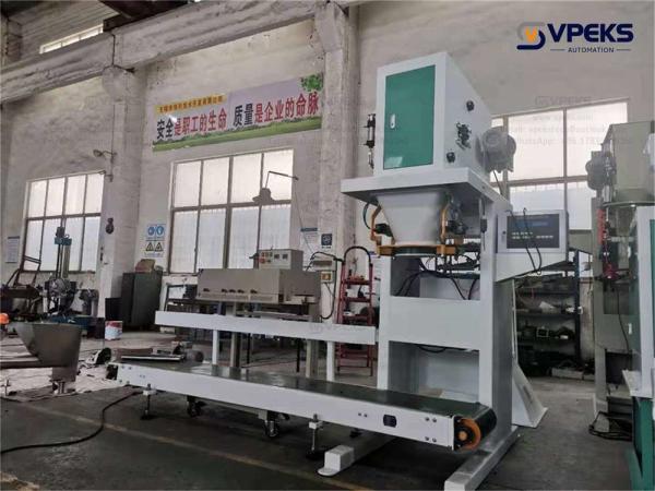 2.5kW Charcoal Packing Machine PLC Control Charcoal Bagger